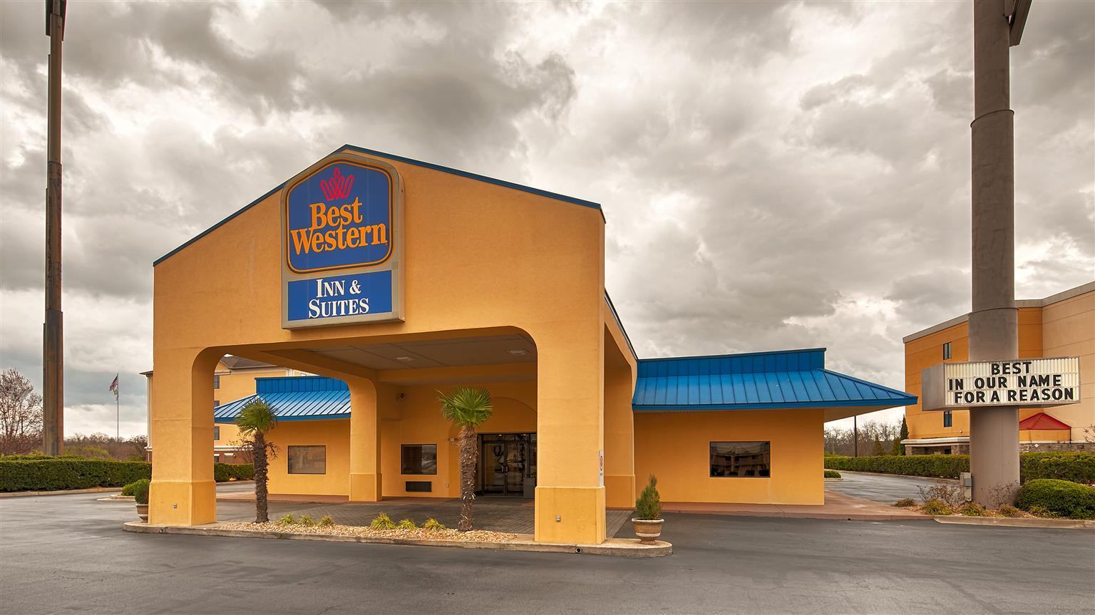 Best Western Inn & Suites Byron Exterior foto